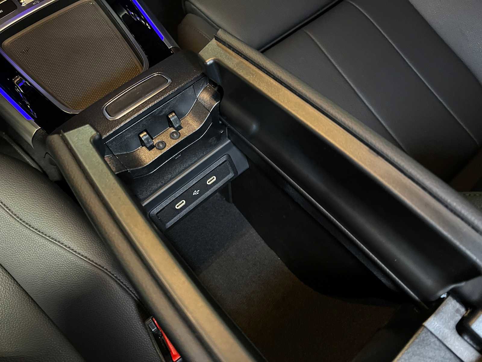 Certified 2025 Mercedes-Benz GLB 250 4MATIC image 33