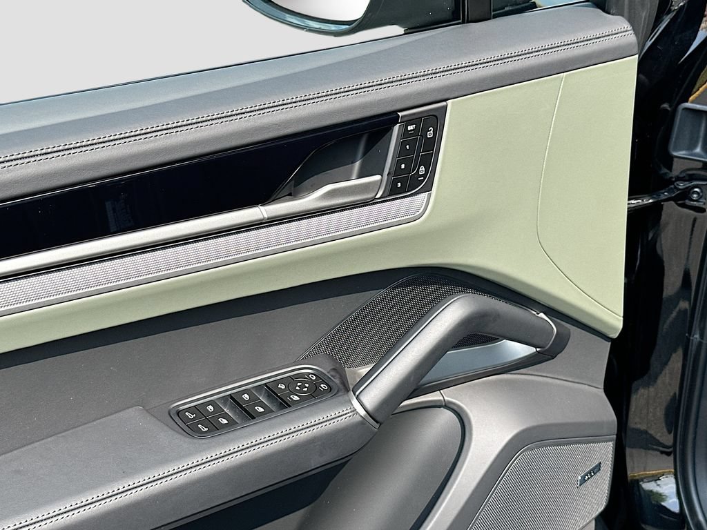 New 2026 Porsche Cayenne Coupe AWD/4WD image 20