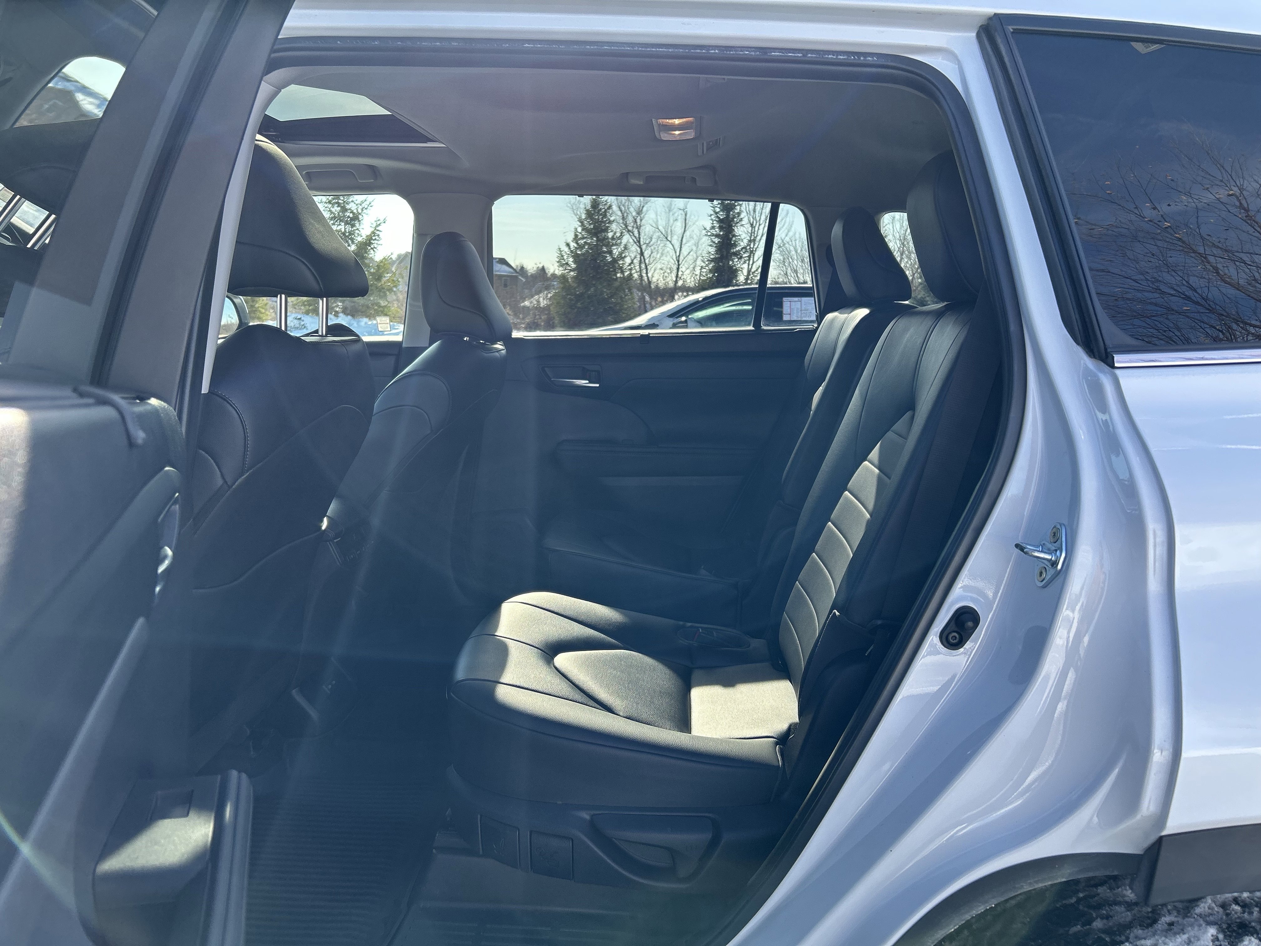Certified 2023 Toyota Highlander XLE image 17
