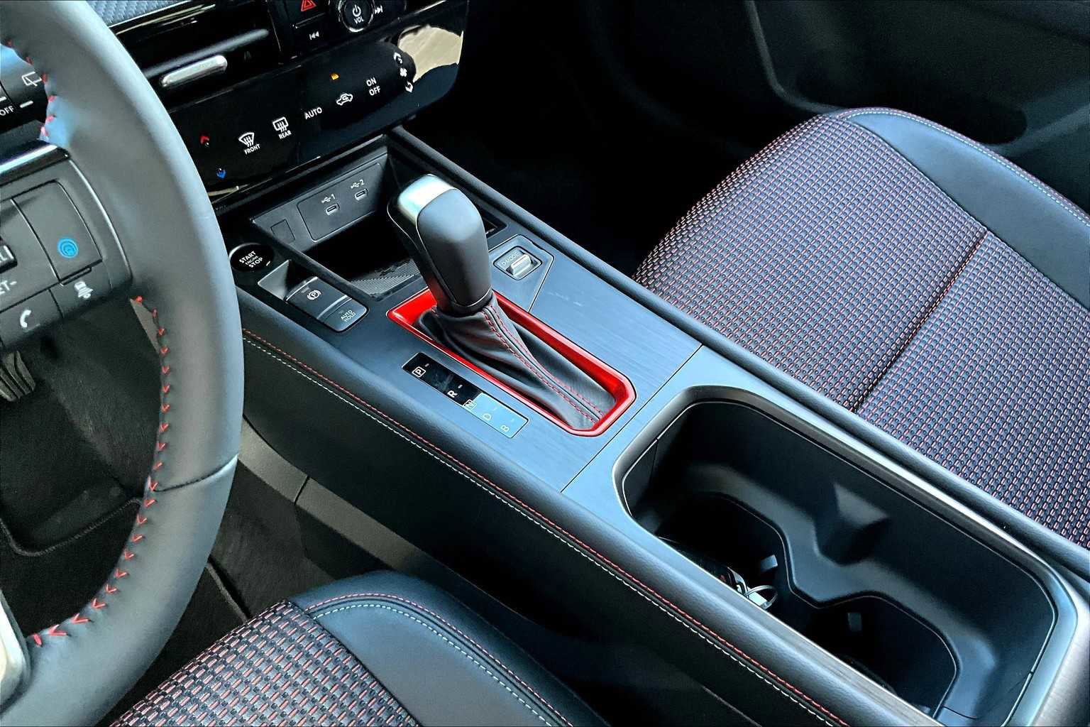 New 2026 Nissan Kicks SR image 7