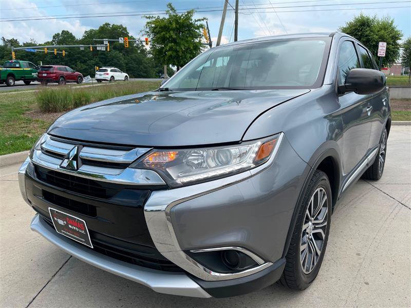 Used 2017 Mitsubishi Outlander ES AWD/4WD image 42