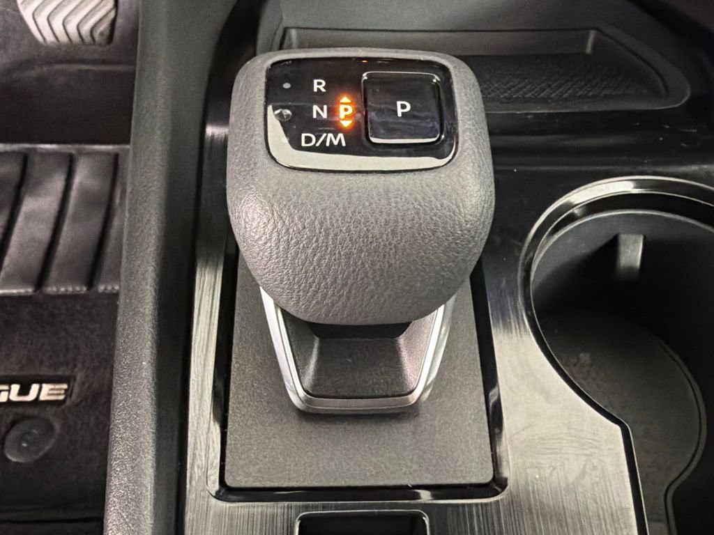 Used 2024 Nissan Rogue S image 30