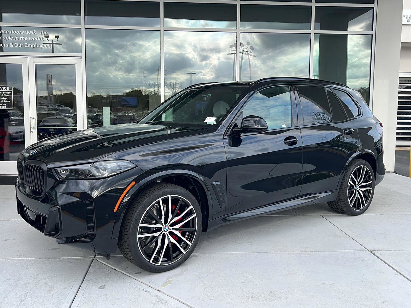 New 2026 BMW X5 xDrive40i w/ M Sport Package image 2