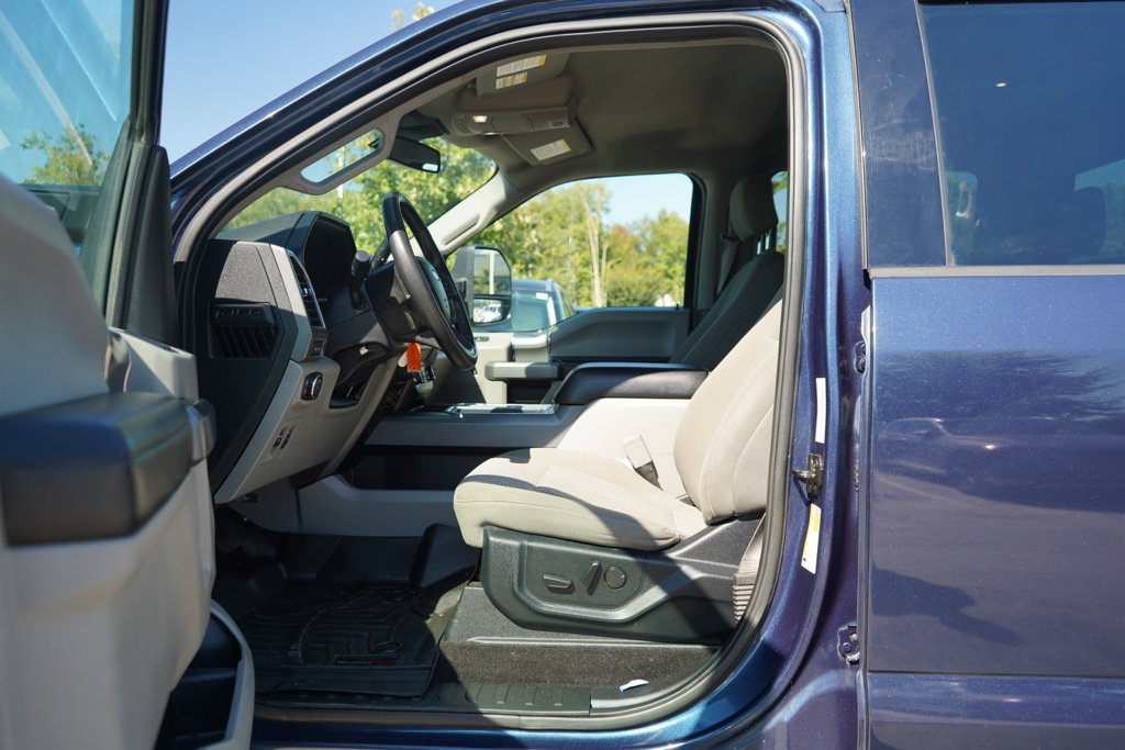 Used 2019 Ford F150 XLT w/ Equipment Group 302A Luxury AWD/4WD image 13