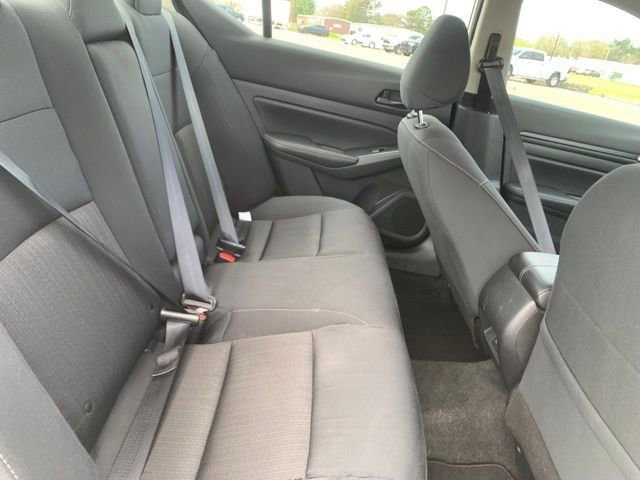 Used 2025 Nissan Altima 2.5 SV FWD image 28