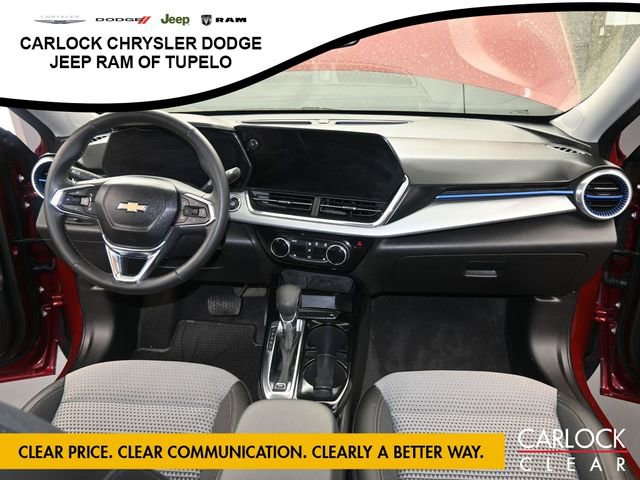 Used 2025 Chevrolet Trax LT w/ Driver Confidence Package image 37
