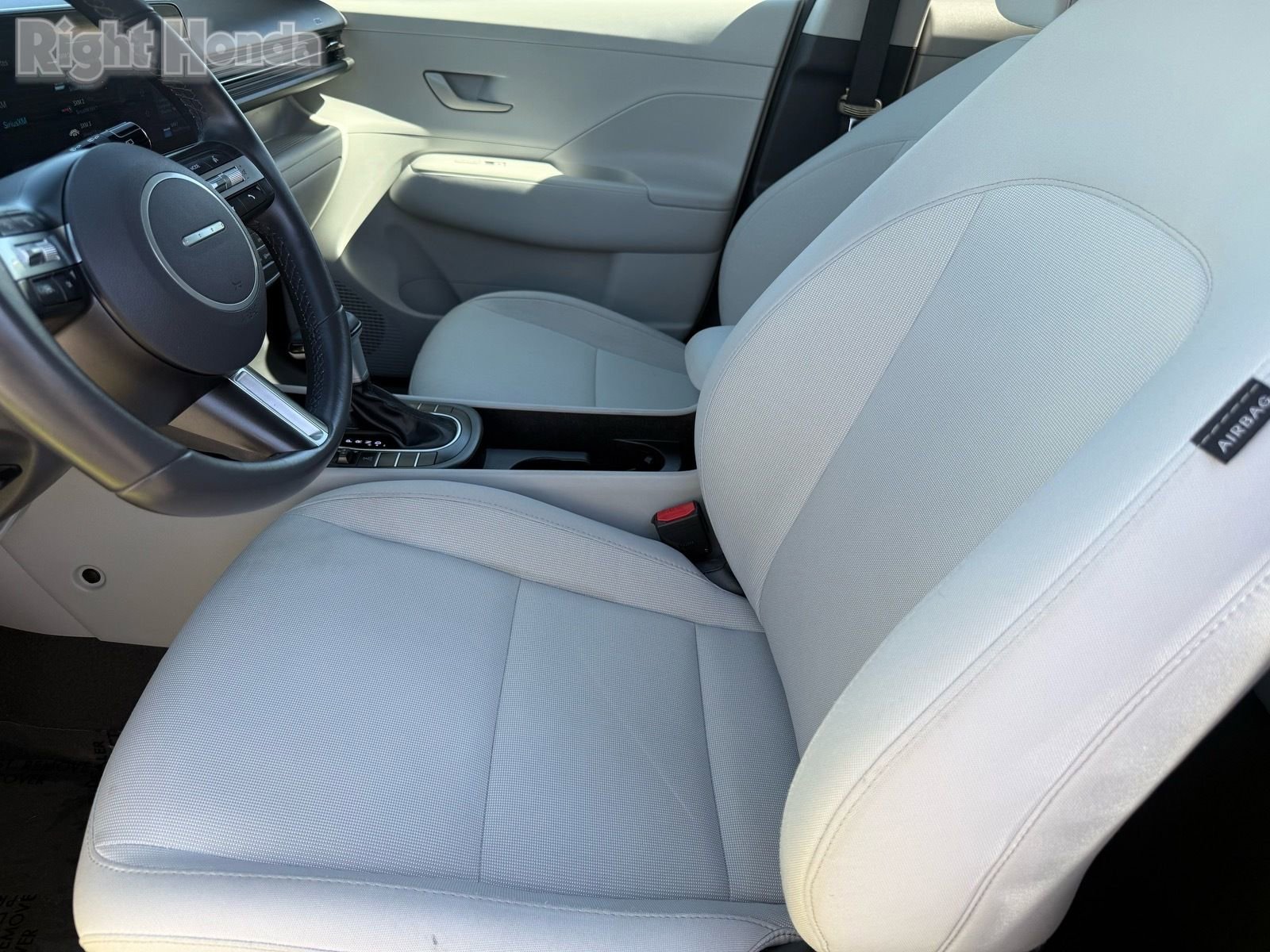 Used 2025 Hyundai Kona SEL image 13