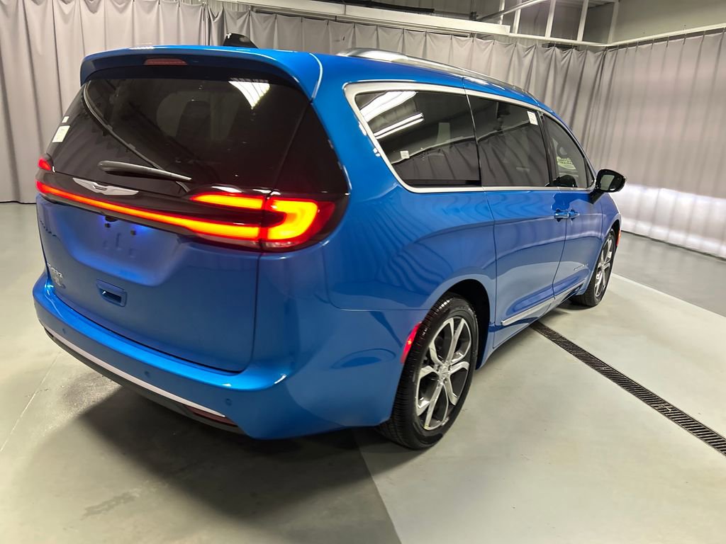 New 2026 Chrysler Pacifica Pinnacle FWD image 7