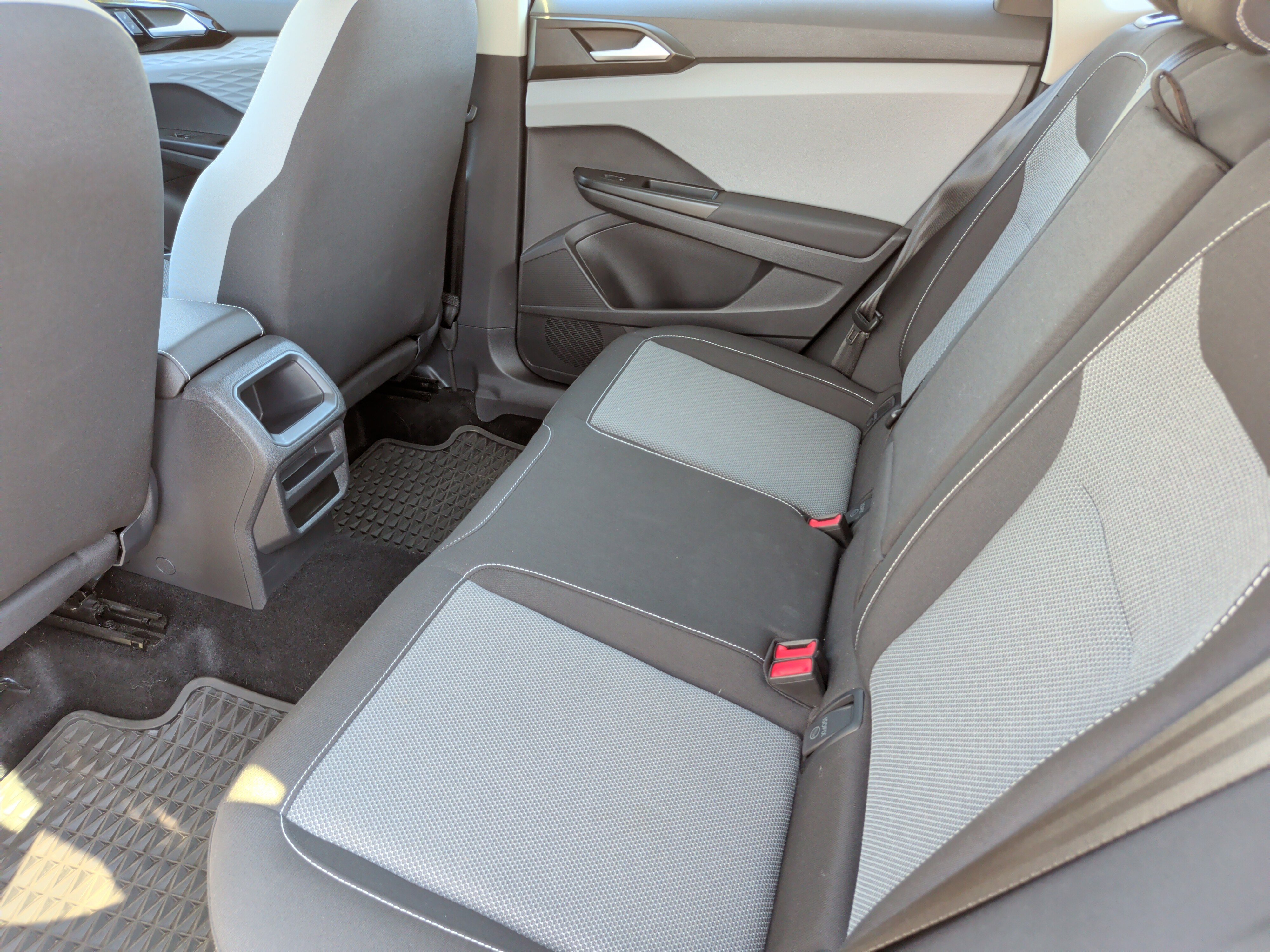 Used 2022 Volkswagen Taos S w/ IQ Drive S Package image 33