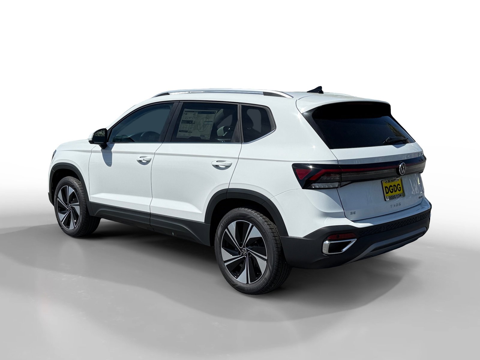 New 2026 Volkswagen Taos SE AWD/4WD image 3