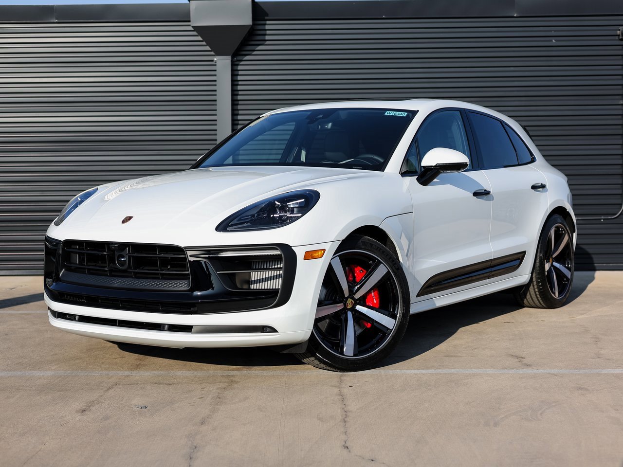 New 2026 Porsche Macan GTS video 1