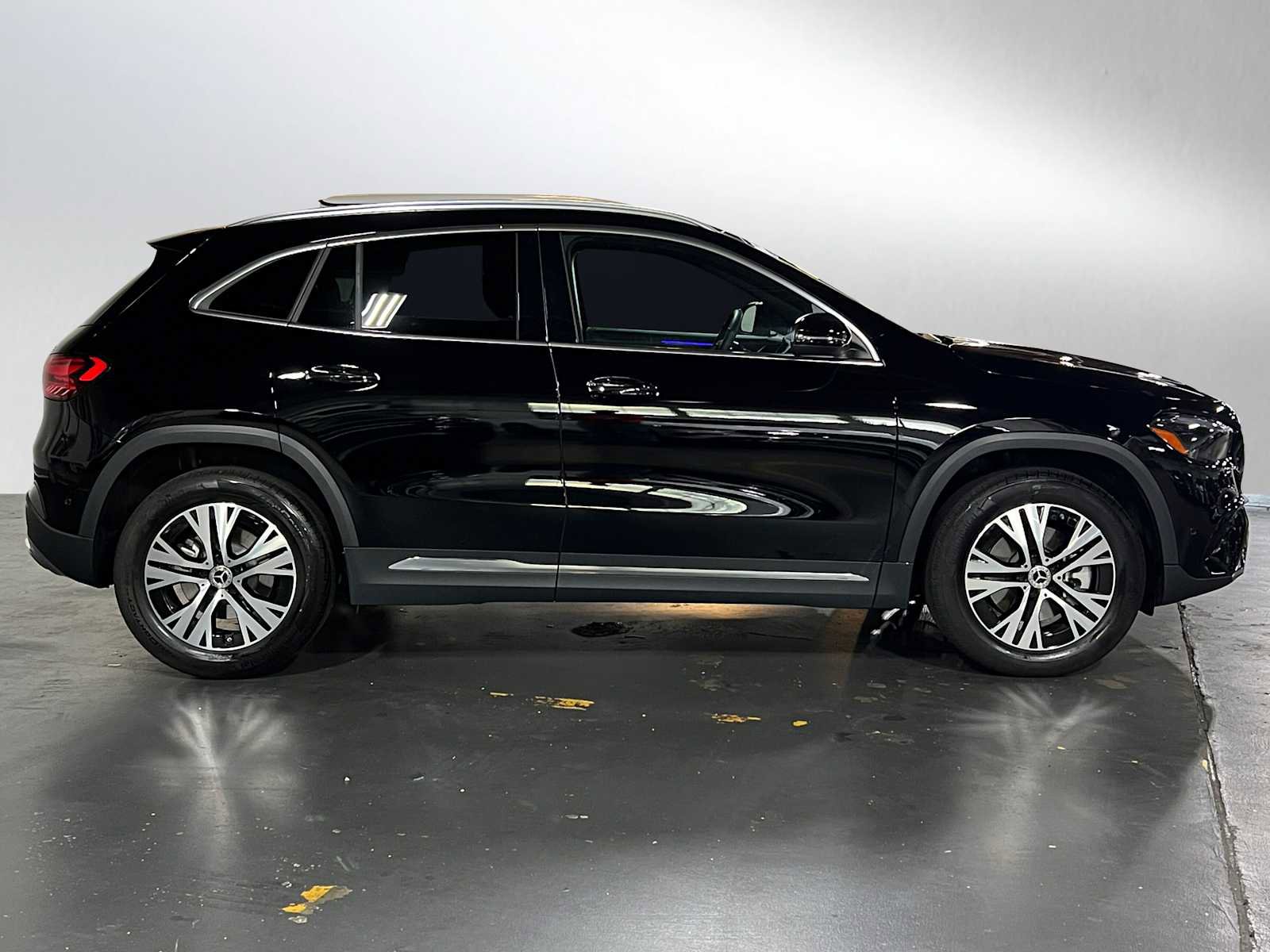 Certified 2025 Mercedes-Benz GLA 250 4MATIC image 2
