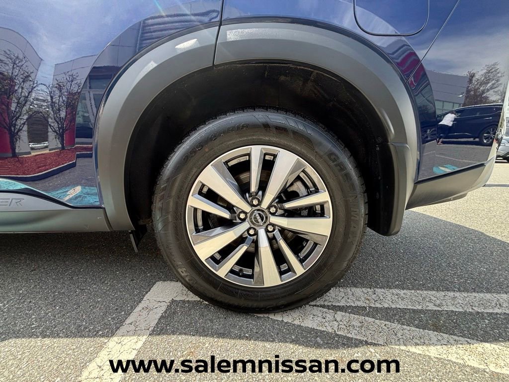 Used 2023 Nissan Pathfinder SL AWD/4WD image 23