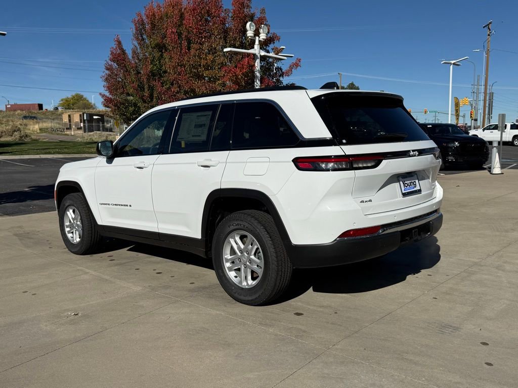 New 2025 Jeep Grand Cherokee Laredo w/ Trailer Tow Package image 10