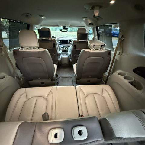 Used 2017 Chrysler Pacifica Touring-L Plus w/ Advanced Safetytec Group image 16