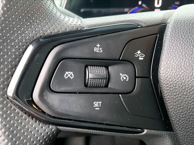 Used 2025 Chevrolet Trax LT FWD image 20