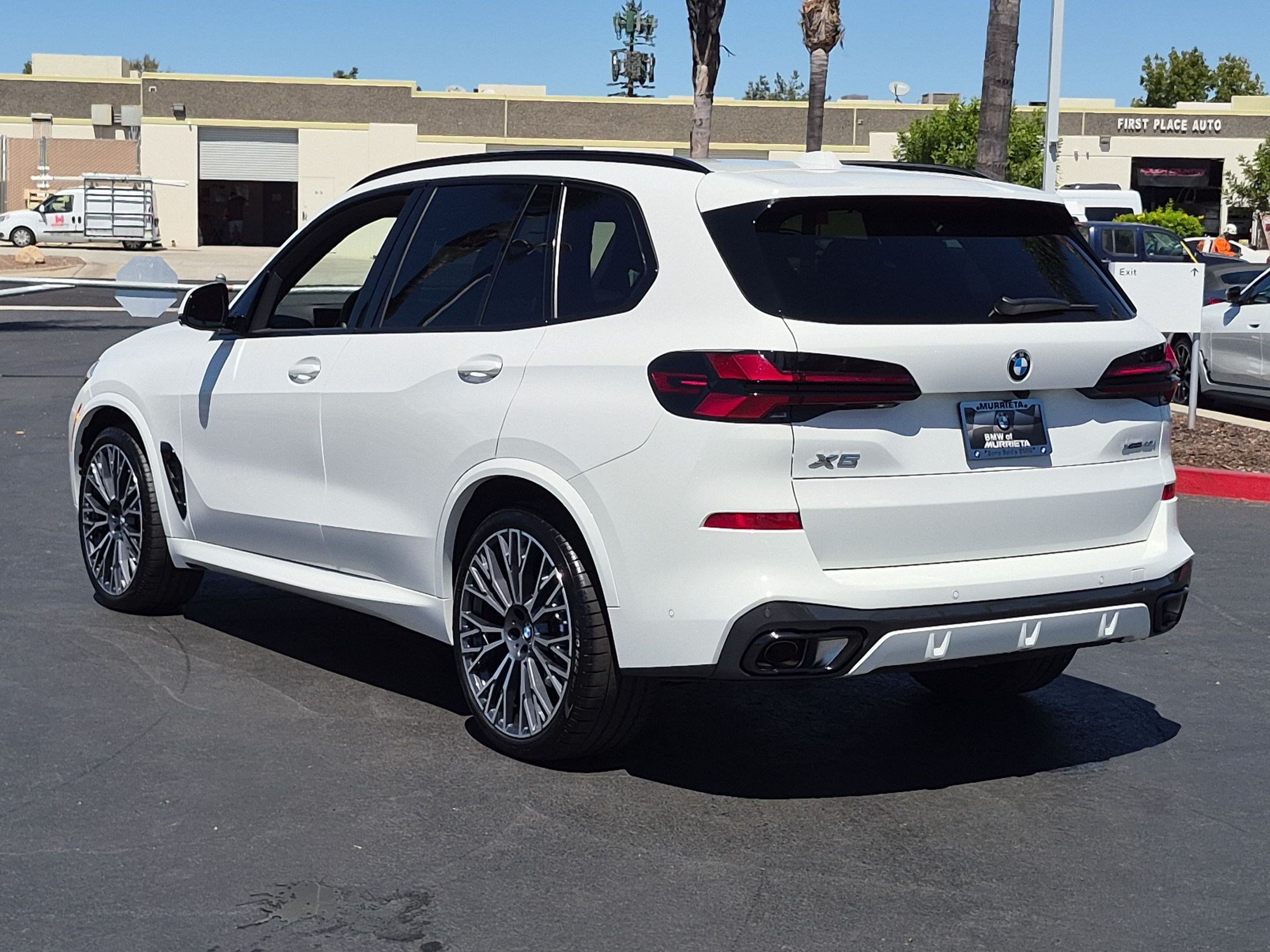Used 2026 BMW X5 xDrive40i w/ M Sport Package AWD/4WD image 8