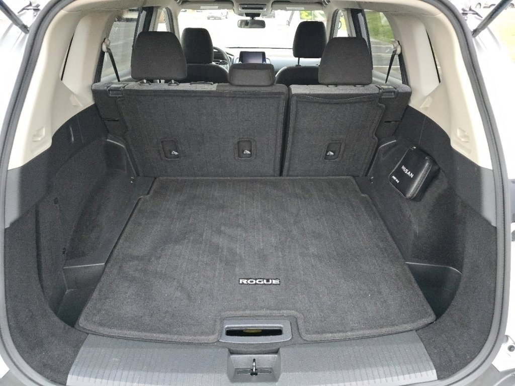 Certified 2023 Nissan Rogue SV image 24