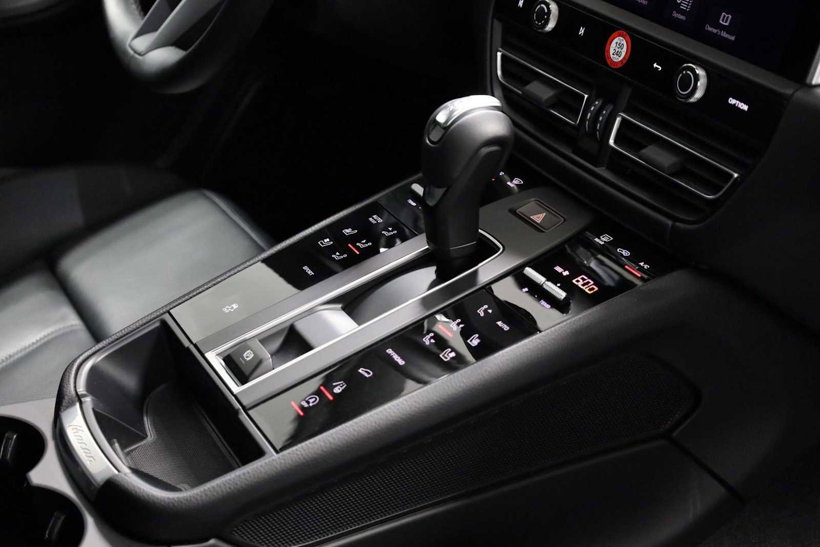 Certified 2025 Porsche Macan image 21