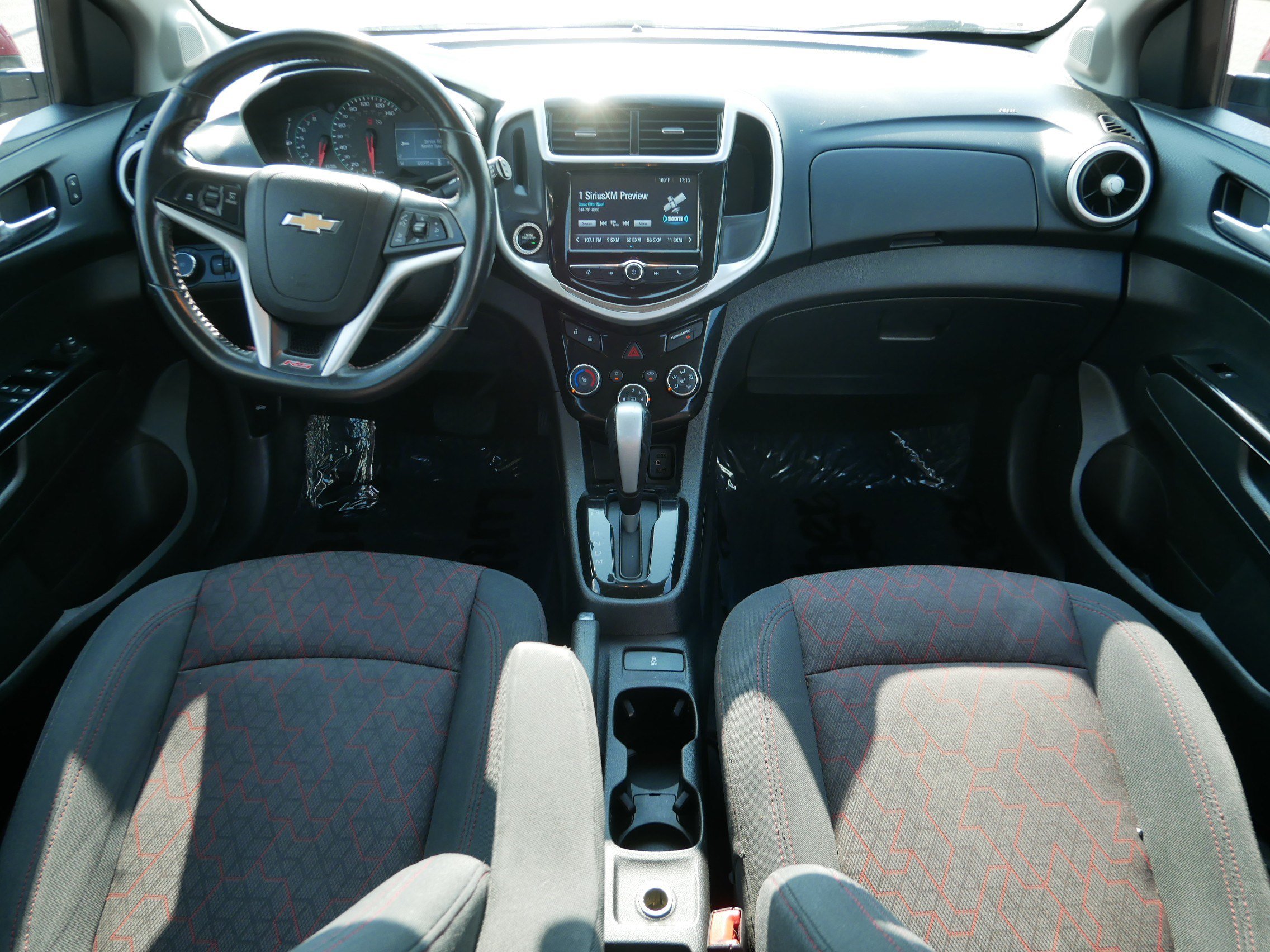 Used 2017 Chevrolet Sonic LT w/ Fun and Sun Package FWD image 10