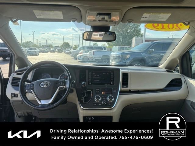 Used 2019 Toyota Sienna XLE FWD image 10