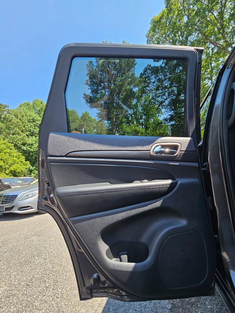 Used 2017 Jeep Grand Cherokee Laredo w/ Quick Order Package 2BE RWD image 24