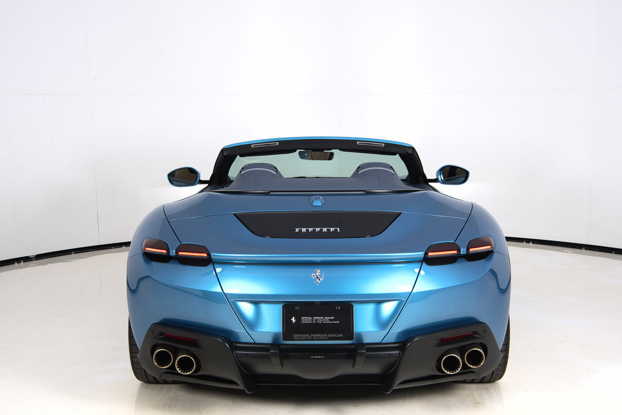 Certified 2025 Ferrari Roma Spider RWD image 10