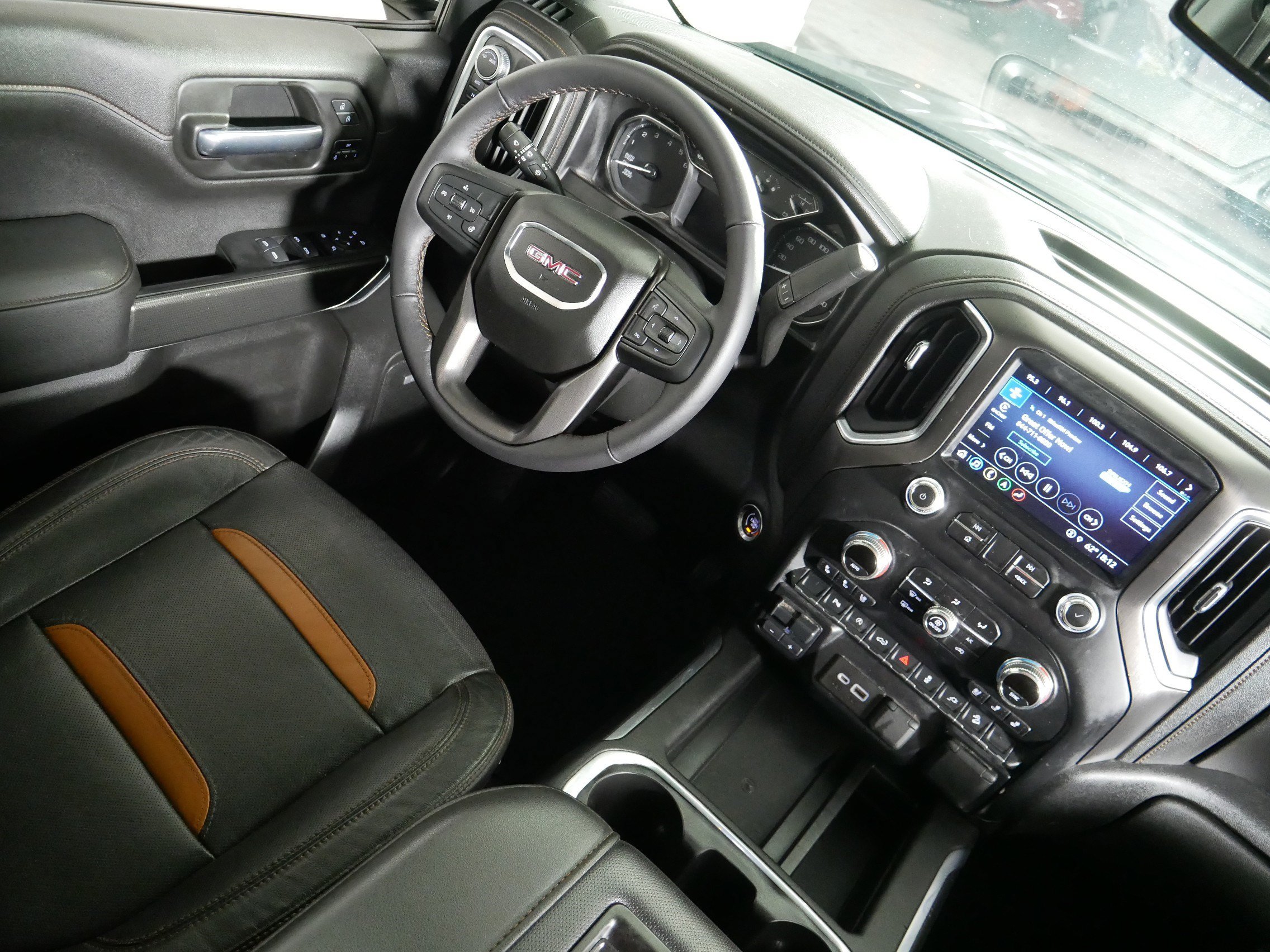Used 2021 GMC Sierra 1500 AT4 w/ AT4 Premium Package AWD/4WD image 9