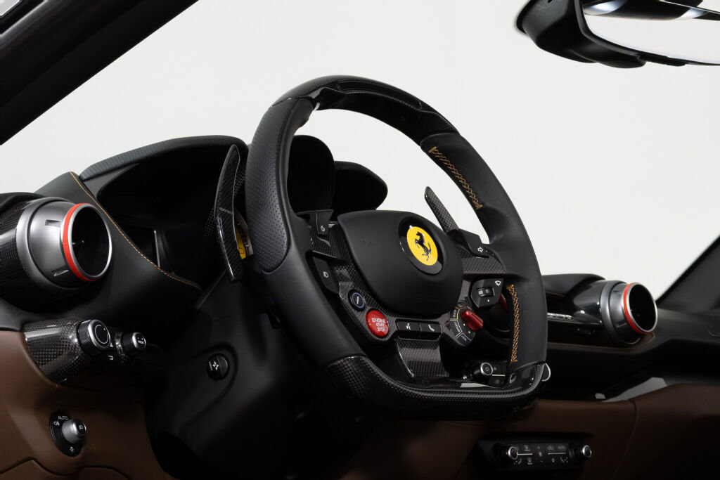 Used 2021 Ferrari 812 GTS image 29