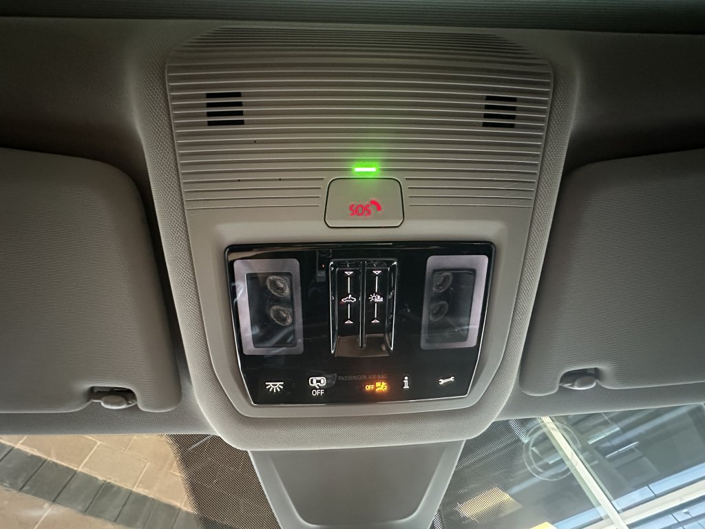 Used 2024 Volkswagen Atlas Peak Edition SEL AWD/4WD image 35