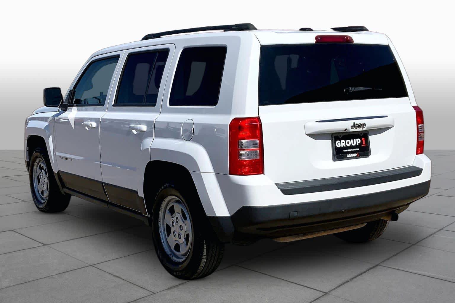 Used 2016 Jeep Patriot Sport w/ Power Value Group FWD image 12