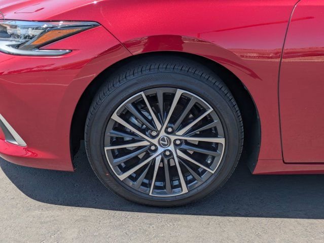 Used 2024 Lexus ES 300h w/ Premium Package FWD image 9