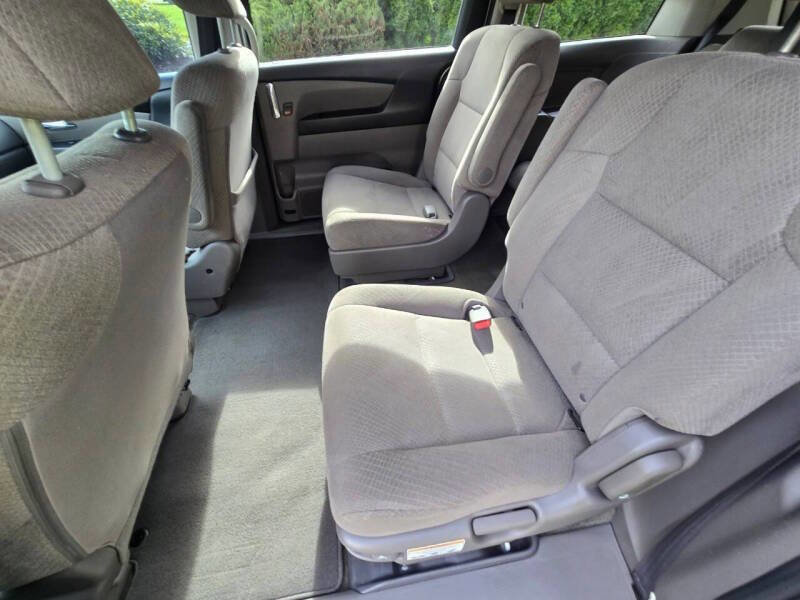 Used 2014 Honda Odyssey LX image 16