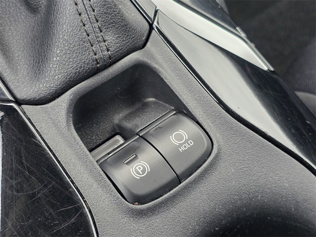 Used 2022 Toyota Corolla LE image 29