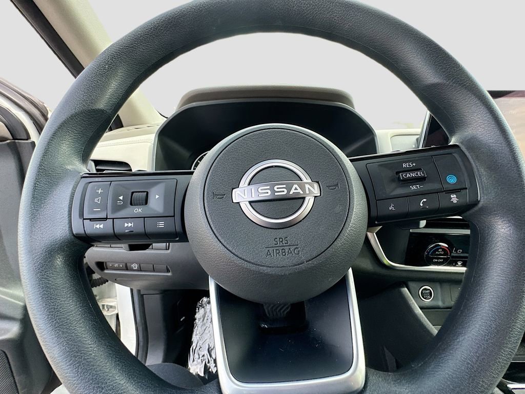 Used 2023 Nissan Rogue SV FWD image 24