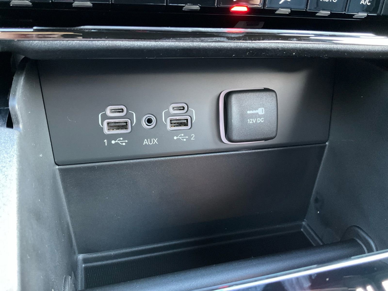 New 2025 Jeep Grand Cherokee L Limited w/ Trailer Tow Package image 24