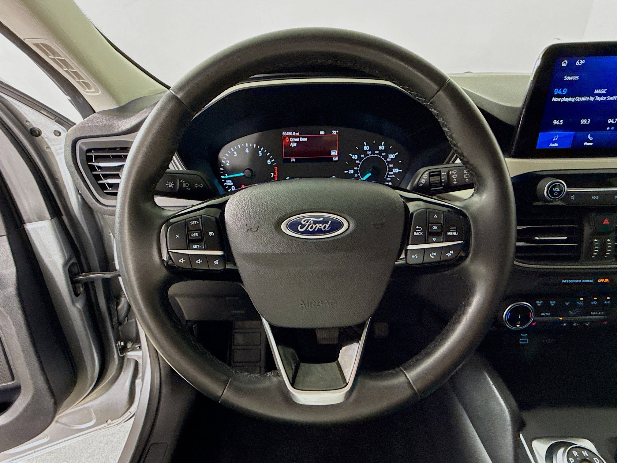 Used 2022 Ford Escape SEL FWD image 11