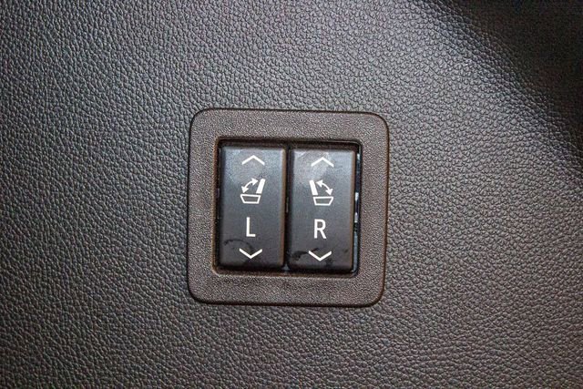 Used 2022 Buick Enclave Avenir w/ Avenir Technology Package image 16