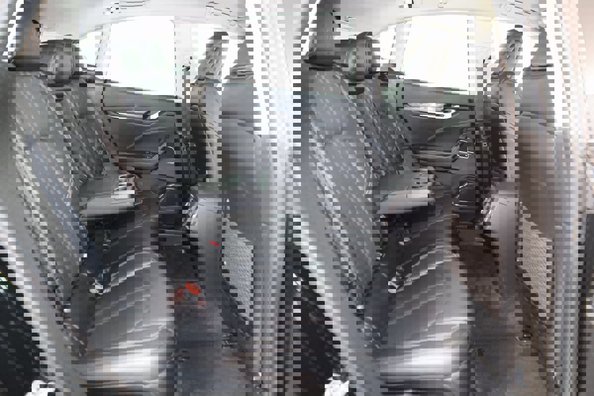 Used 2018 Maserati Levante S GranSport image 15