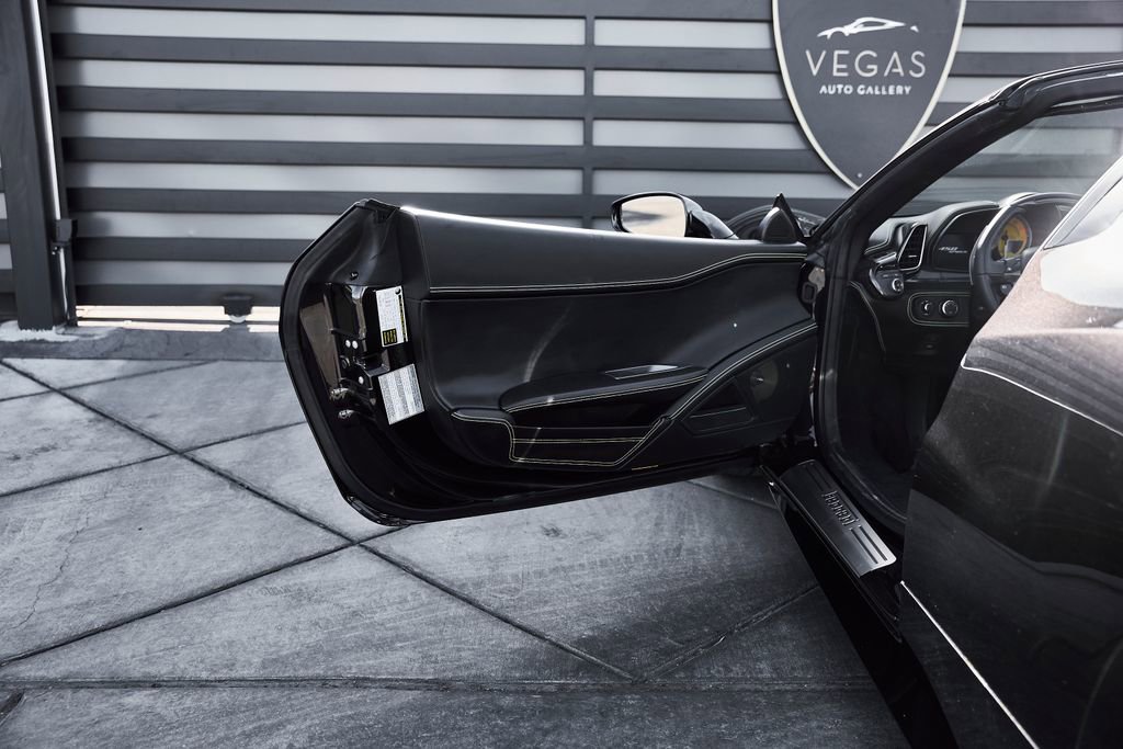 Used 2015 Ferrari 458 Spider RWD image 35