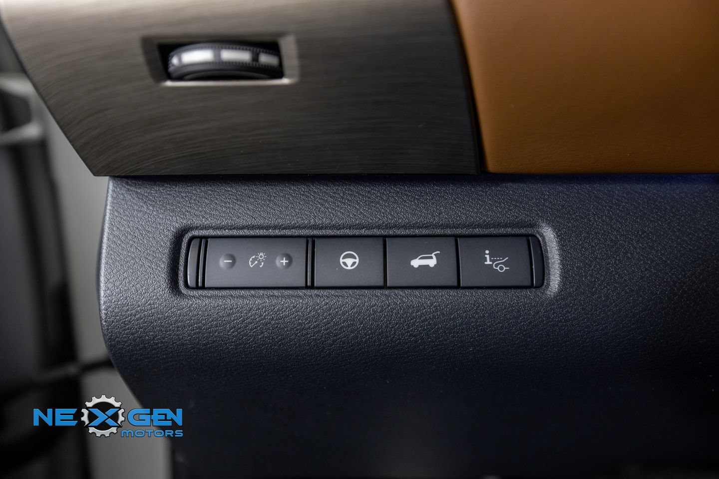 Used 2022 Nissan Pathfinder Platinum AWD/4WD image 13