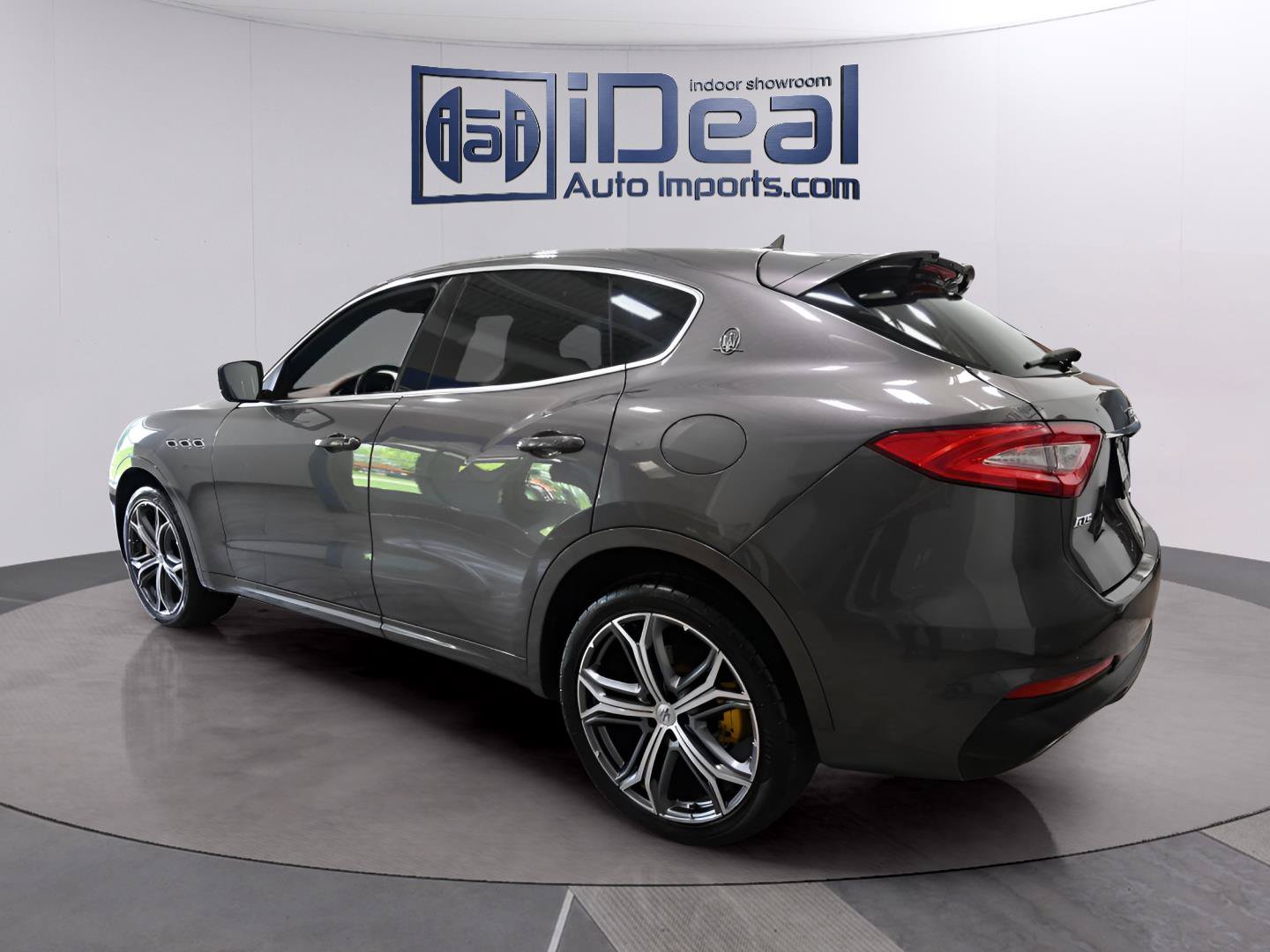 Used 2019 Maserati Levante GTS AWD/4WD image 3