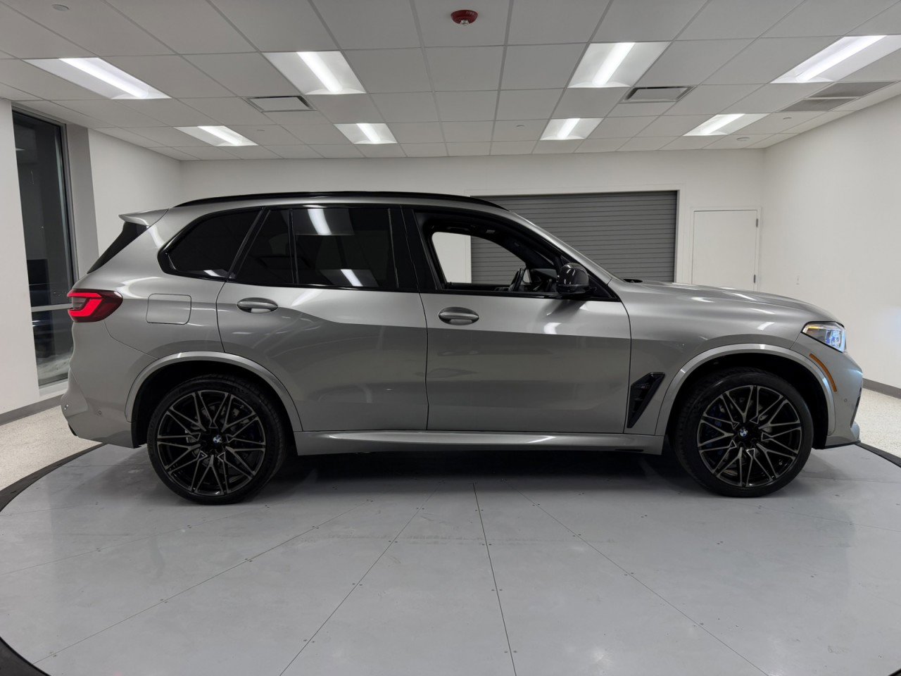 Used 2020 BMW X5 M Competition w/ Executive Package image 77