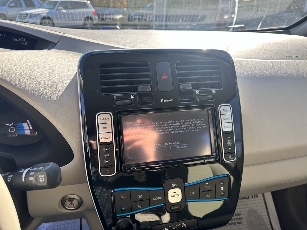 Used 2012 Nissan Leaf SL image 16