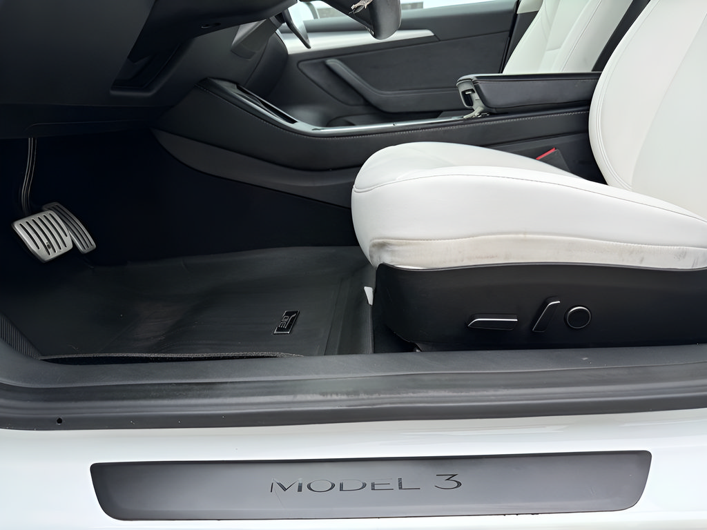 Used 2023 Tesla Model 3 Performance AWD/4WD image 32