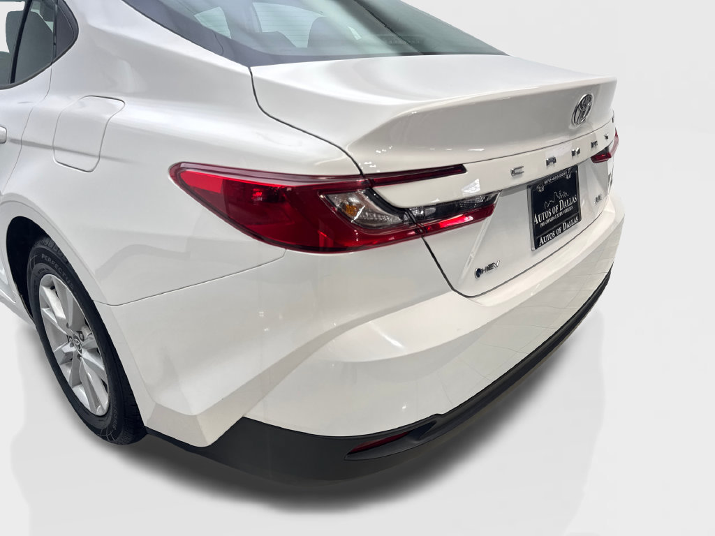 Used 2025 Toyota Camry LE FWD image 21