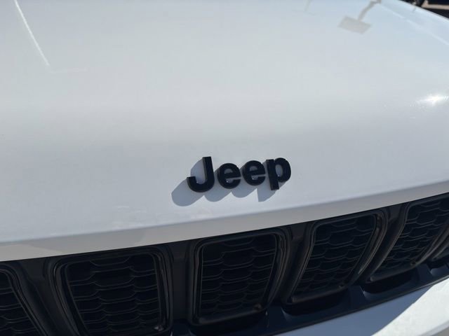 Used 2023 Jeep Grand Cherokee Altitude image 25