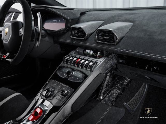 Used 2018 Lamborghini Huracan Performante AWD/4WD image 31