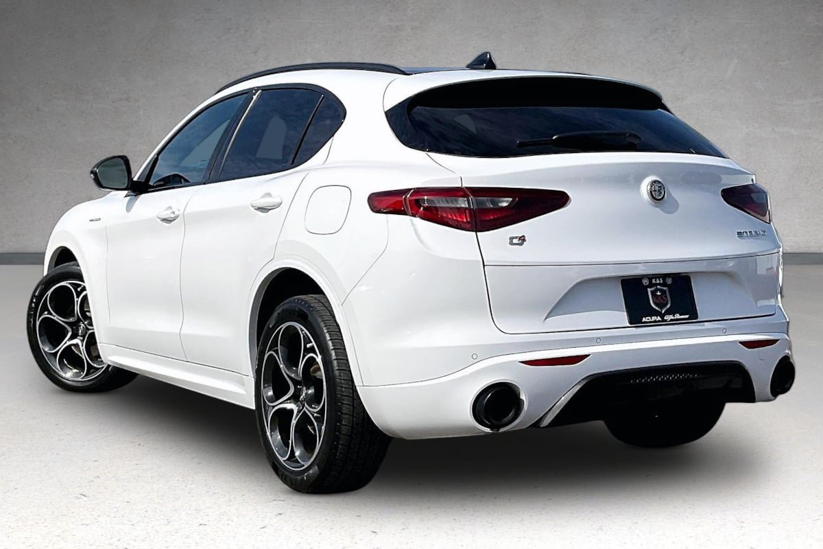 Used 2023 Alfa Romeo Stelvio Veloce AWD/4WD image 33