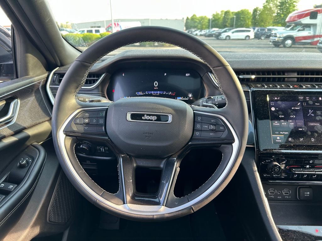 Certified 2023 Jeep Grand Cherokee L Laredo AWD/4WD image 10